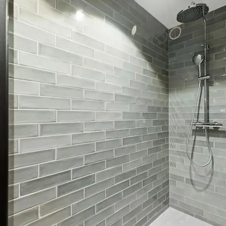 Raphaelle - Trendy Met 2 Slaapkamers Lägenhet *