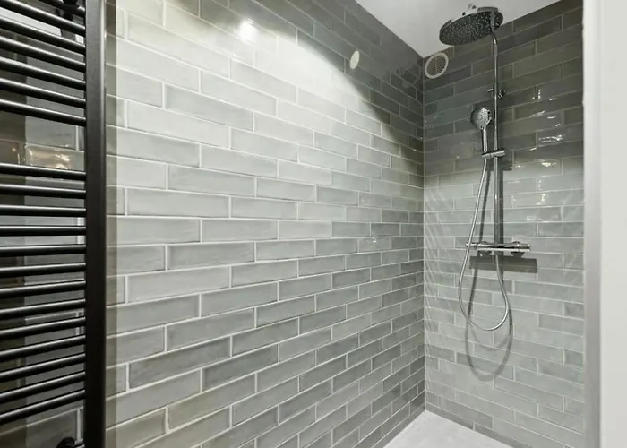 Raphaelle - Trendy Met 2 Slaapkamers Appartement *