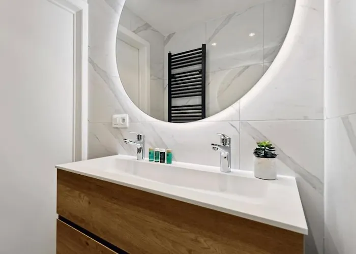 Raphaelle - Trendy Met 2 Slaapkamers Apartamento